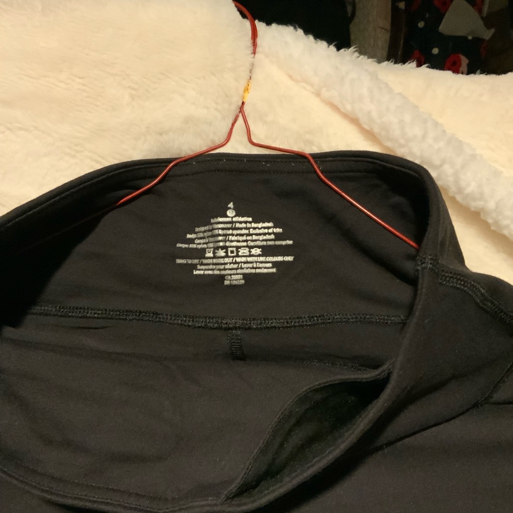 Lululemon black leggings women size 4